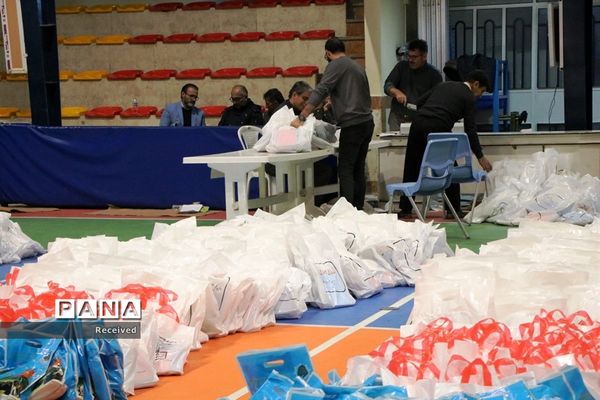 جشن لبخند دانش‌آموزان با جهاد توزیع نوشت افزار در آذربایجان غربی