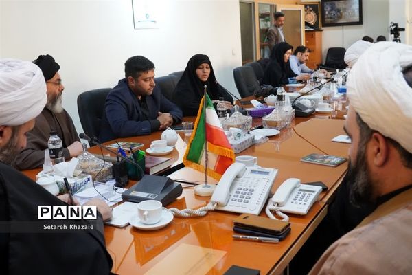 رونمایی از پوستر پویش ملی کتابخوانی سرباز