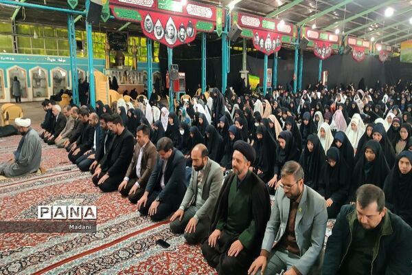 نماز وحدت در گلستان شهدا اصفهان