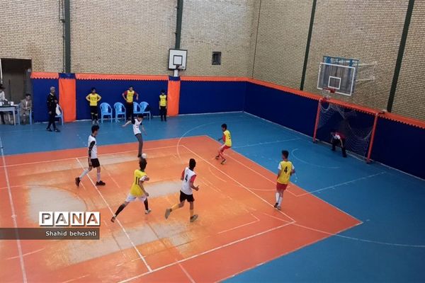 برگزاری اختتامیه مسابقات فوتسال درون مدرسه‌ای دبیرستان شهید بهشتی دوره اول