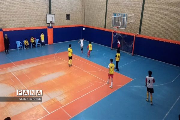 برگزاری اختتامیه مسابقات فوتسال درون مدرسه‌ای دبیرستان شهید بهشتی دوره اول