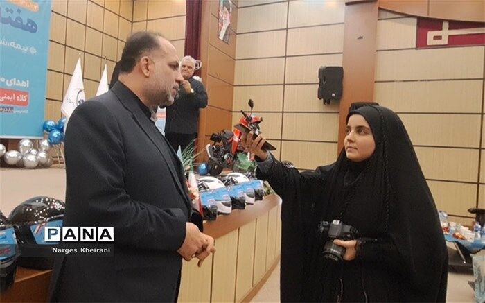 ‌اهدای 6 هزار کلاه ایمنی موتورسیکلت به موتورسواران در سراسر کشور