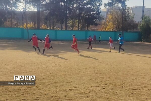 برگزاری مسابقات فوتبال مدارس مقطع ابتدایی در شهرستان قرچک
