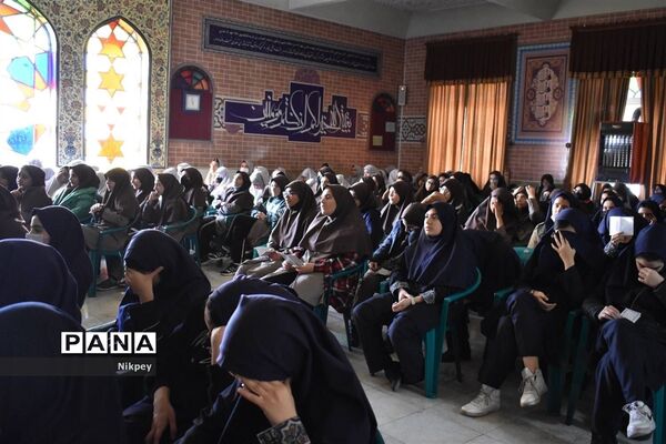مراسم عزاداری ایام فاطمیه در دبیرستان شاهد حجاب منطقه ۱۳