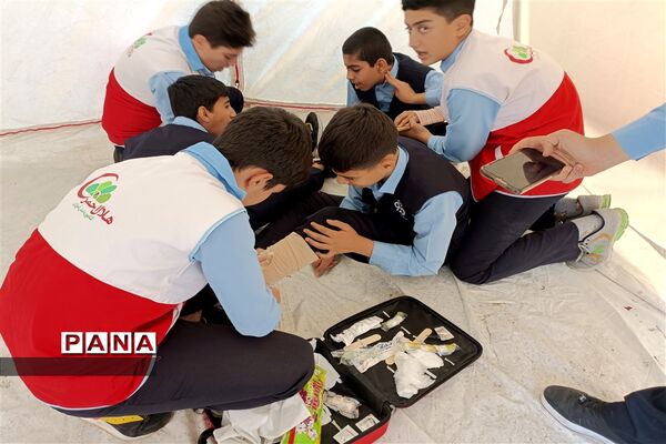 بیست و پنجمین مانور سراسری زلزله در دبیرستان پسرانه هیأت امنایی فرنو شهرقدس