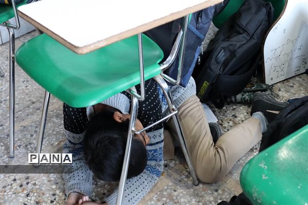 بیست و پنجمین مانور زلزله و ایمنی در مدارس شهرستان میبد