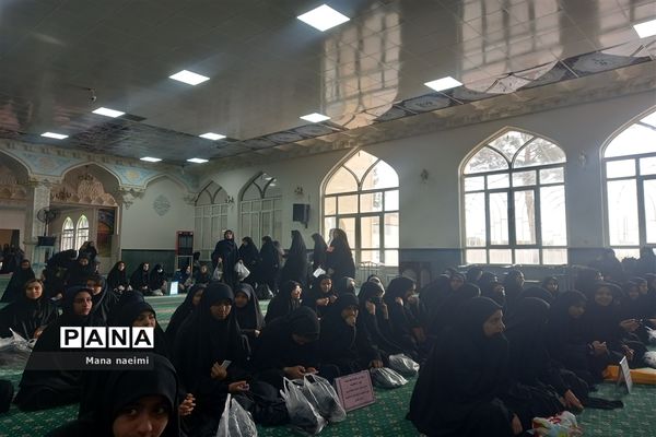 رقابت 1000 دانش‌آموز دختر کاشمر در مسابقه لیگ جت