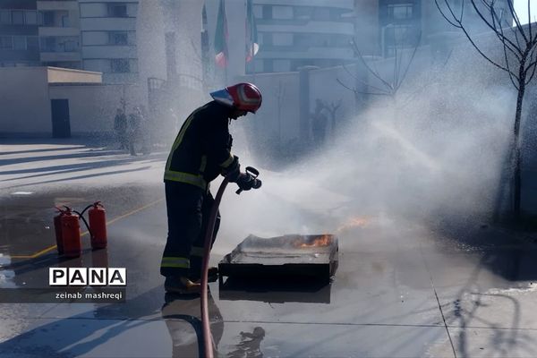 بیست و پنجمین مانور سراسری« زلزله و ایمنی »در کاشان