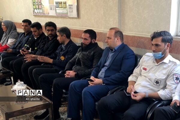 برگزاری مانور سراسری زلزله در دبستان هجده دی ناحیه 2 ری