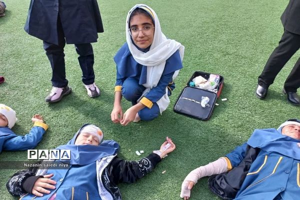 بیست و پنجمین مانور سراسری  زلزله در آموزش و پرورش رودهن