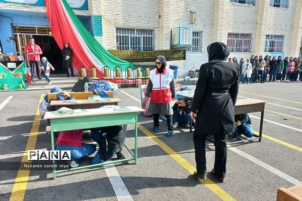 بیست و پنجمین مانور سراسری  زلزله در آموزش و پرورش رودهن