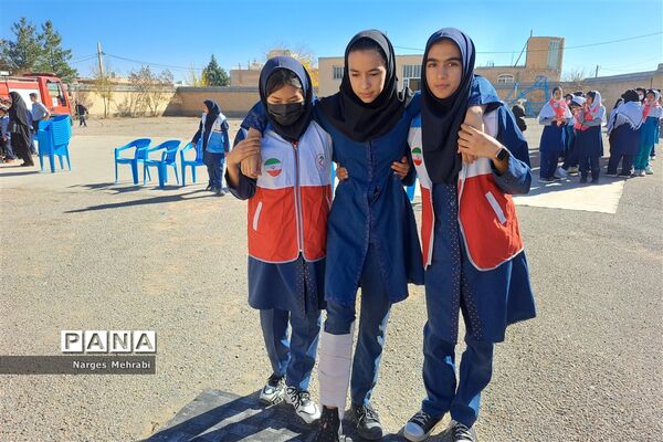 بیست و پنجمین مانور سراسری زلزله در مدارس شهر سورمق
