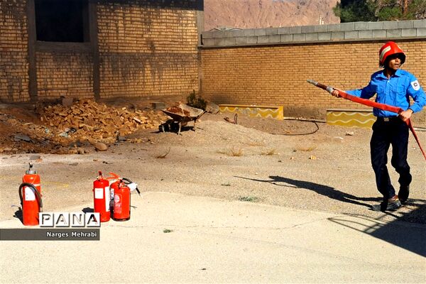 بیست و پنجمین مانور سراسری زلزله در مدارس شهر سورمق