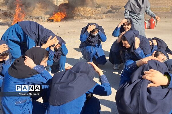 بیست و پنجمین مانور سراسری زلزله در مدارس شهر سورمق