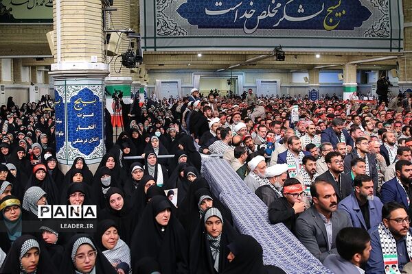 دیدار هزاران نفر از بسیجیان با رهبر معظم انقلاب