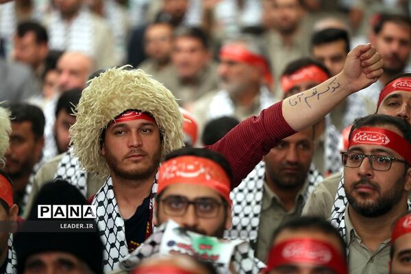 دیدار هزاران نفر از بسیجیان با رهبر معظم انقلاب