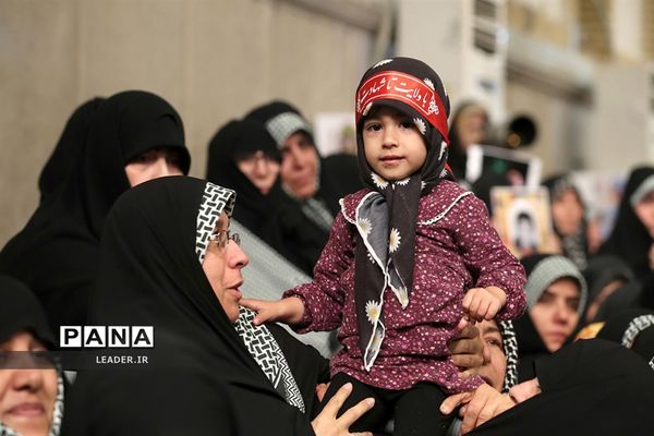 دیدار هزاران نفر از بسیجیان با رهبر معظم انقلاب