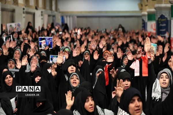 دیدار هزاران نفر از بسیجیان با رهبر معظم انقلاب