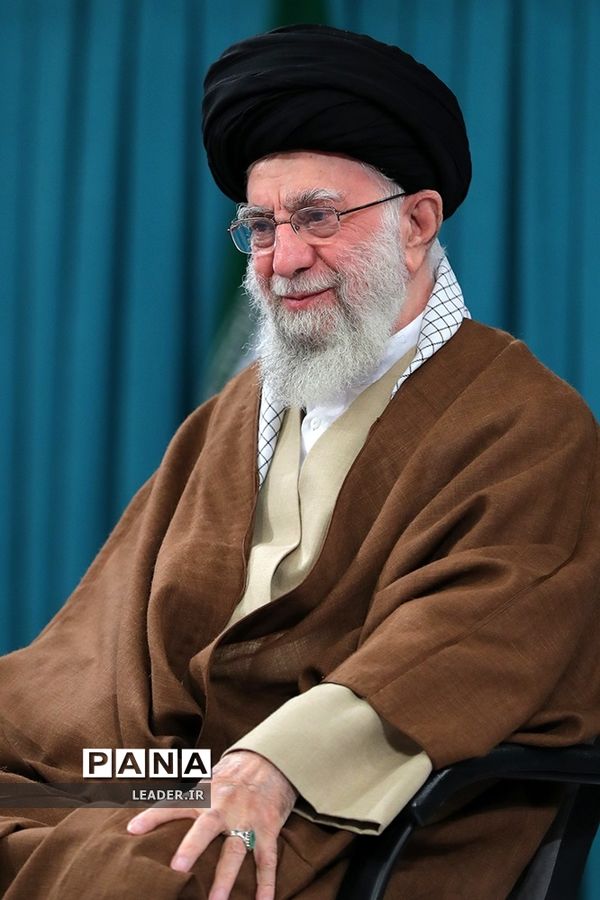 دیدار هزاران نفر از بسیجیان با رهبر معظم انقلاب