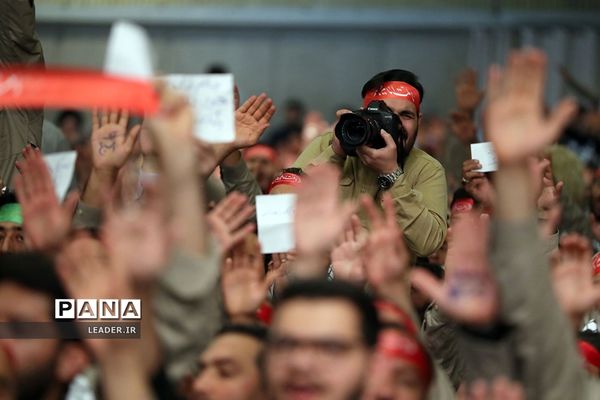 دیدار هزاران نفر از بسیجیان با رهبر معظم انقلاب