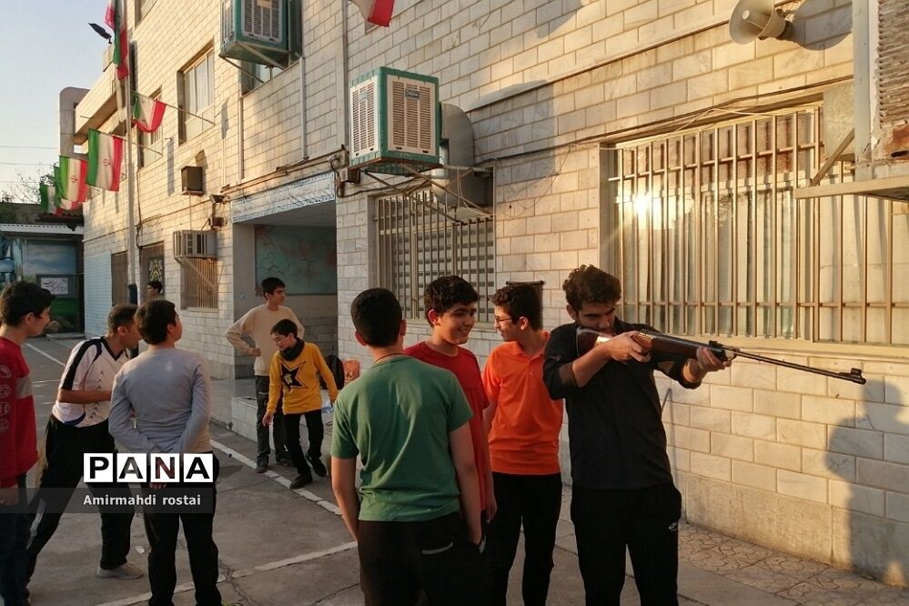 برگزاری اردوی شبانه در دبیرستان شهید بهشتی ناحیه دو ری