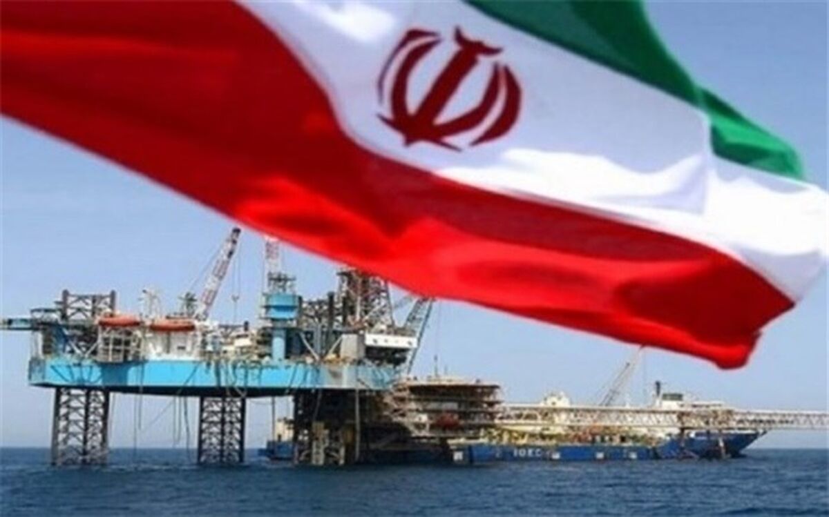 نخستین محموله فرآورده‌های نفتی از بندر خرمشهر به مقصد امارات صادر شد 