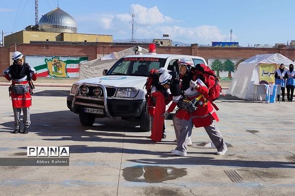 بیست‌وپنجمین مانور زلزله در مدرسه سحر پاکدشت