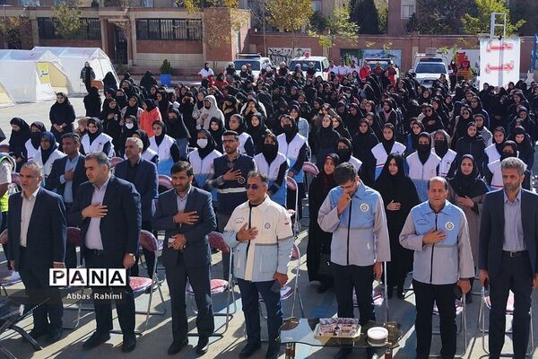 بیست‌وپنجمین مانور زلزله در مدرسه سحر پاکدشت