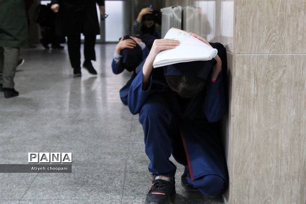 آیین بیست و پنجمین مانور سراسری زلزله با شعار (مدرسه ایمن، جامعه تاب‌آور)