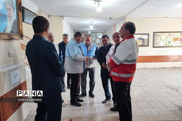 برگزاری مانور زلزله درمدارس کهریزک و باقرشهر