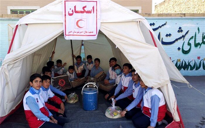 آموزش بیش‌ از ۲۰۰ مدرسه و هزار دانش‌آموز در راستای مقابله با حوادث طبیعی/ فیلم