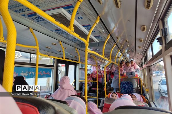 بازدید علمی دانش‌آموزان دبستان شاهد فاطمه الزهرا(س)ازموزه تاریخ طبیعی و تکنولوژی دانشگاه شیراز