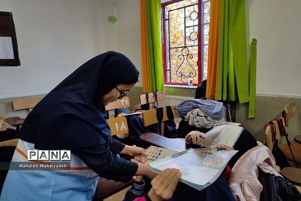 بیست و پنجمین مانور سراسری زلزله در دبیرستان آرمینه مصلی نژاد