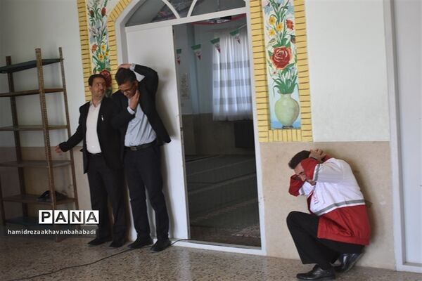 بیست و پنجمین مانور زلزله و ایمنی در مدارس بهاباد یزد