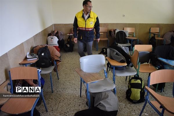 بیست و پنجمین مانور زلزله و ایمنی در مدارس بهاباد یزد