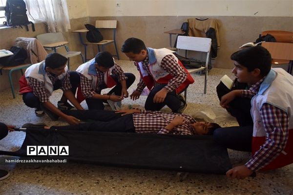 بیست و پنجمین مانور زلزله و ایمنی در مدارس بهاباد یزد