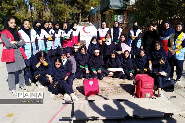 مانور زلزله و ایمنی در دبیرستان حاج علی اکبر گراشی ناحیه 3 شیراز