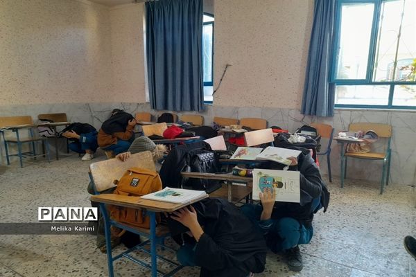 مانور زلزله در دبیرستان دخترانه شهید‌اژدری کوهمره نودان