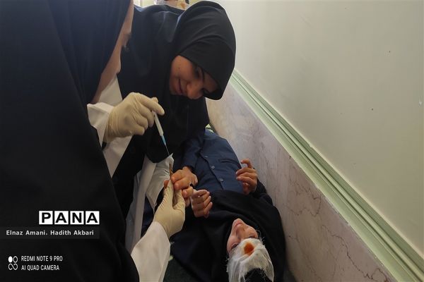 برگزاری مانور زلزله و ایمنی با شعار مدرسه ایمن، جامعه تاب آور در شهرستان بن