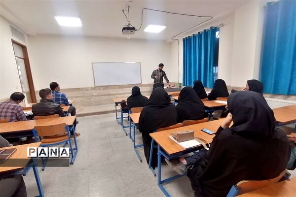 برگزاری جلسه کارگاه آموزشی شهید همت در شهرستان مهریز