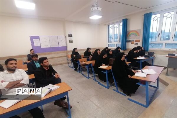 برگزاری جلسه کارگاه آموزشی شهید همت در شهرستان مهریز