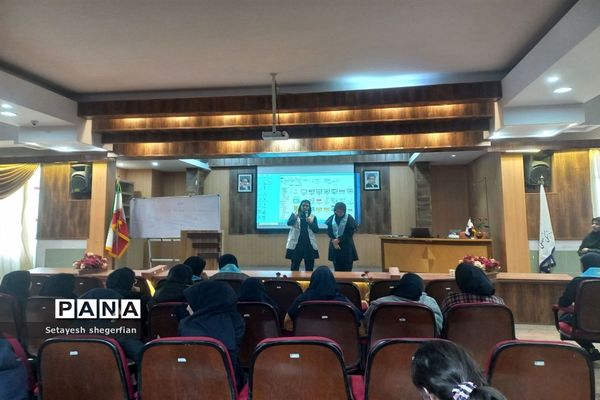 کارگاه آموزشی کمک‌های اولیه در دبیرستان مهشید مصلی نژاد ناحیه ۶