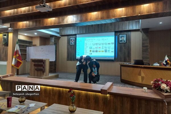 کارگاه آموزشی کمک‌های اولیه در دبیرستان مهشید مصلی نژاد ناحیه ۶