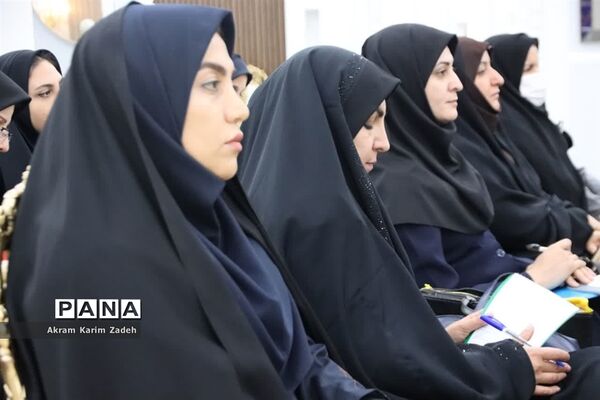 گردهمایی کارشناس مسئولان آموزش متوسطه شهرستان‌های تهران در اسلامشهر