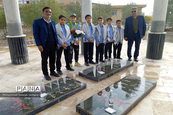 غبا‌رروبی مزار شهدای گمنام دانشگاه آزاد اسلامی واحد کاشمر