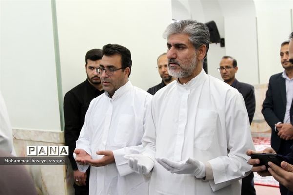 غبارروبی مرقد مطهر شهید آیت الله مدرس (ره)