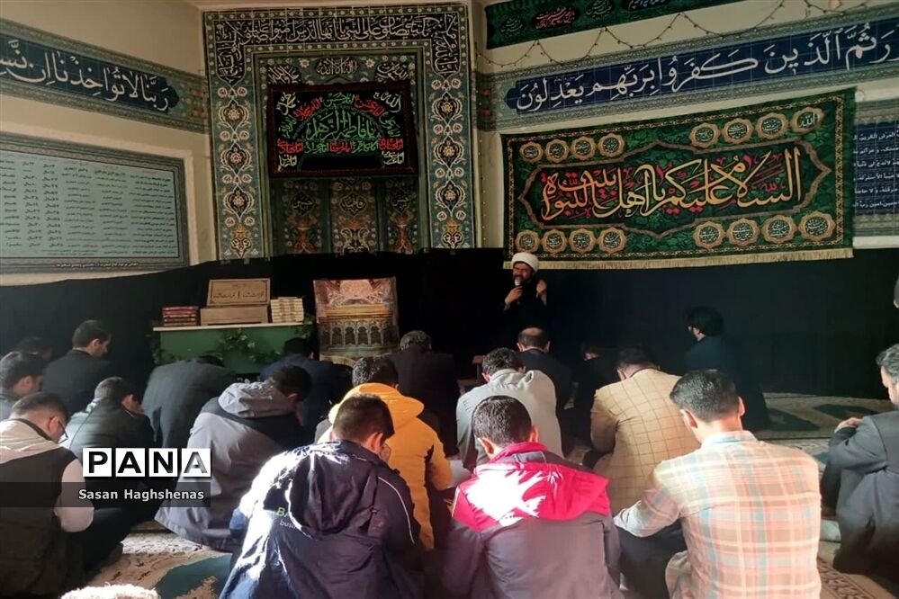 مراسم  زیارت عاشورا در نمازخانه ولایت اداره آموزش و پرورش اسلامشهر
