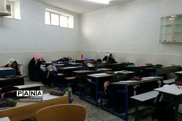 برگزاری مانور زلزله در دبیرستان‌های قم