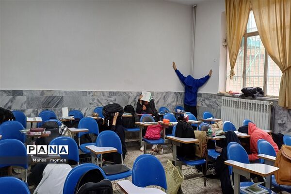برگزاری مانور زلزله در دبیرستان اسلامبولچی ناحیه ۶