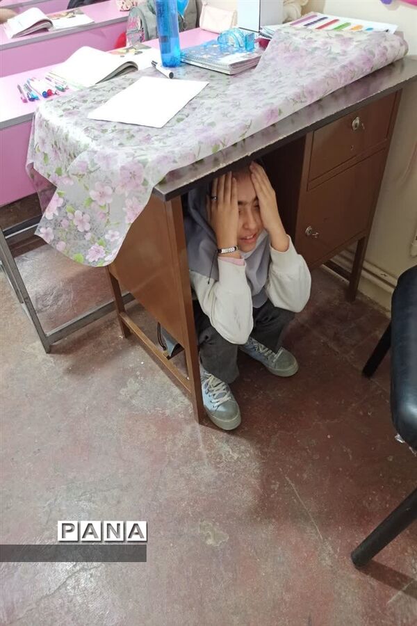 بیست و پنجمین مانور سراسری زلزله در مدرسه شمس